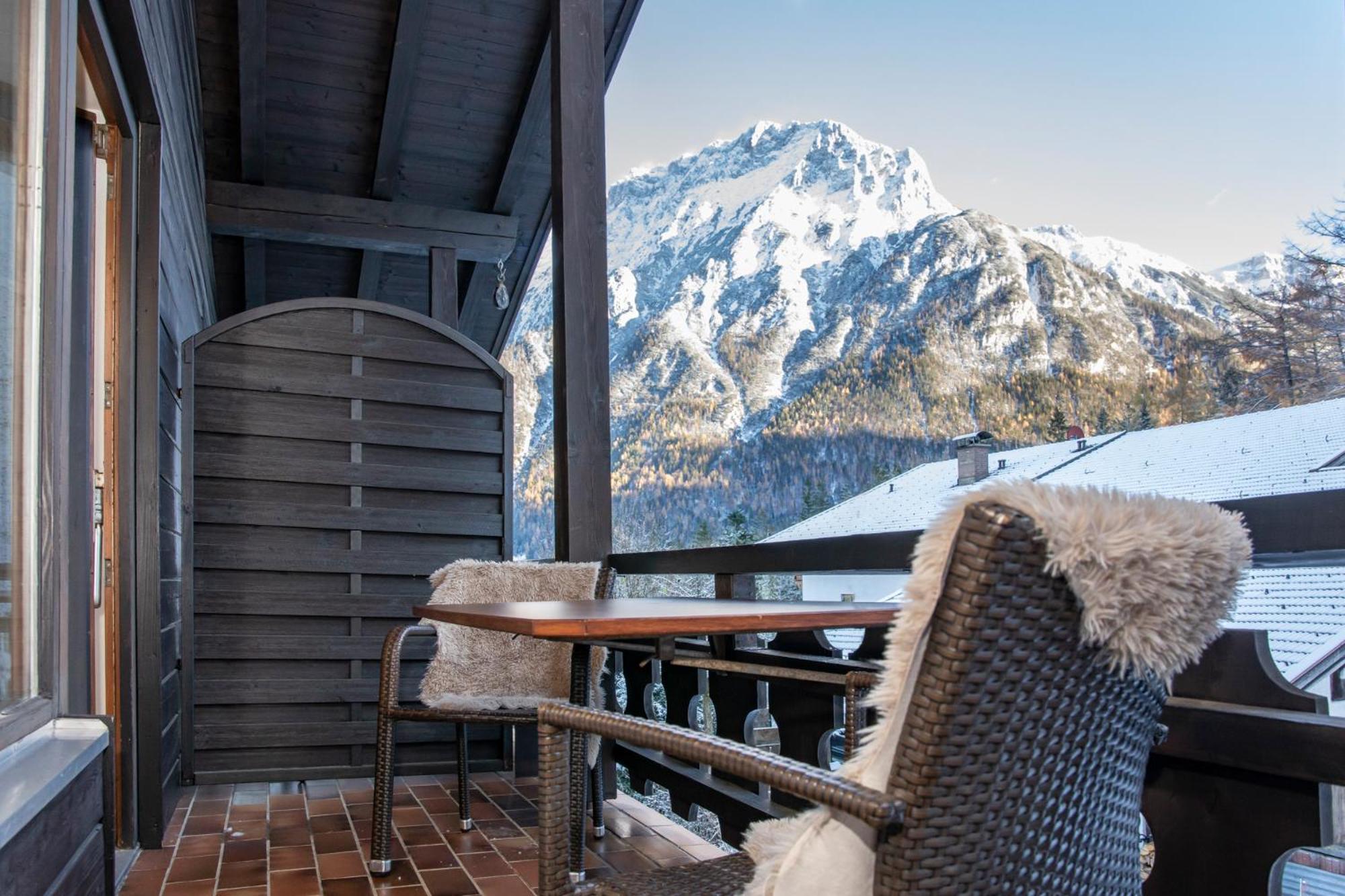 Ferienhaus Zauberberg - Magie Der Alpen - By Loewenherz Mittenwald Exterior foto